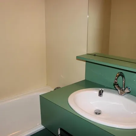 Résidence Roche Blanche - Pour 2 Personnes Avec Balcon Expose Sud Ouest En Centre Station Mae-7811 *